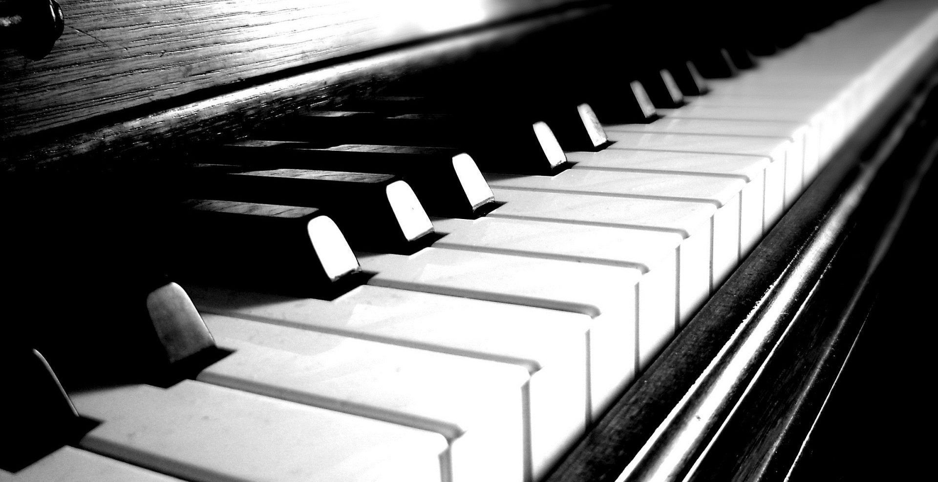 Piano keyboard